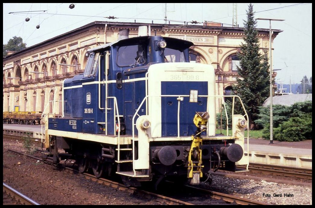 Rangierlok 365190 am 10.9.1989 um 13.00 Uhr im Bahnhof Kreiensen.