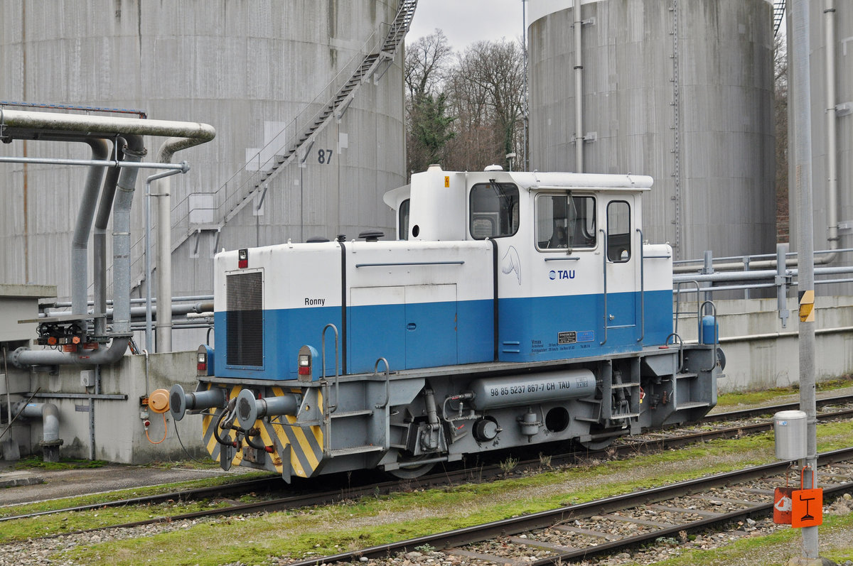 Rangierlok 98 85 5237 867-7 wartet im Auhafen auf Arbeit. Die Aufnahme stammt vom 21.01.2018.