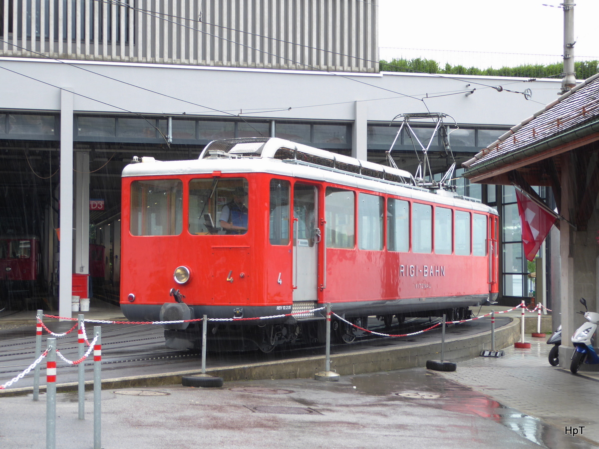 RB / VRB - Triebwagen Beh 2/4 4  vor dem Depot in Vitznau am 13.07.2016