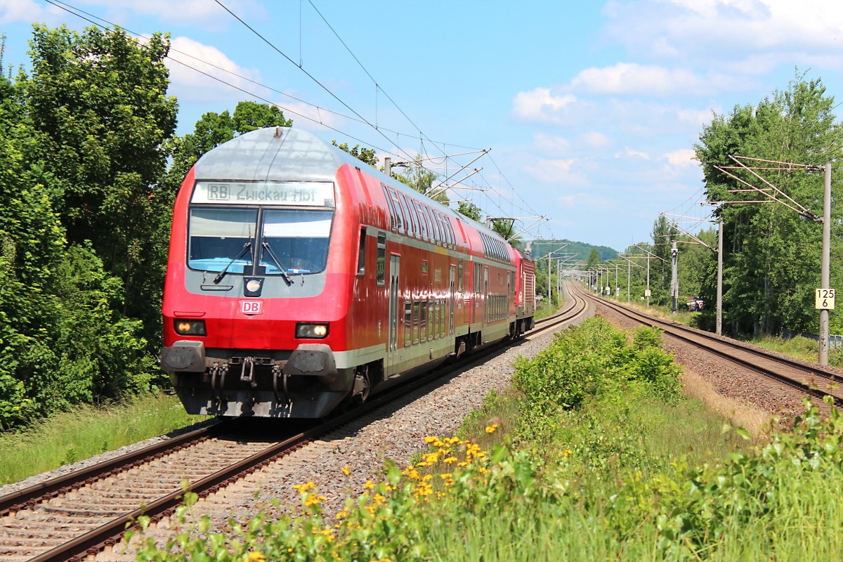 RB 17214 aus Freiberg(Sachs) am 31.05.2014 fährt in den Hp Zwickau-Pölbitz ein, Schublok ist die 143 087-5.