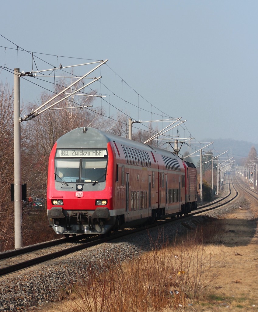 RB 17218 aus Freiberg(Sachs) fährt am 08.03.2014 in den Hp Zwickau-Pölbitz ein. Schublok ist die 143 342-4.