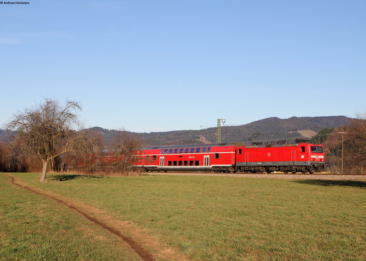 RB 17218 (Neustadt(Schwarzw)-Freiburg(Brsg)Hbf mit Schublok 143 350-7 bei Himmelreich 10.12.16