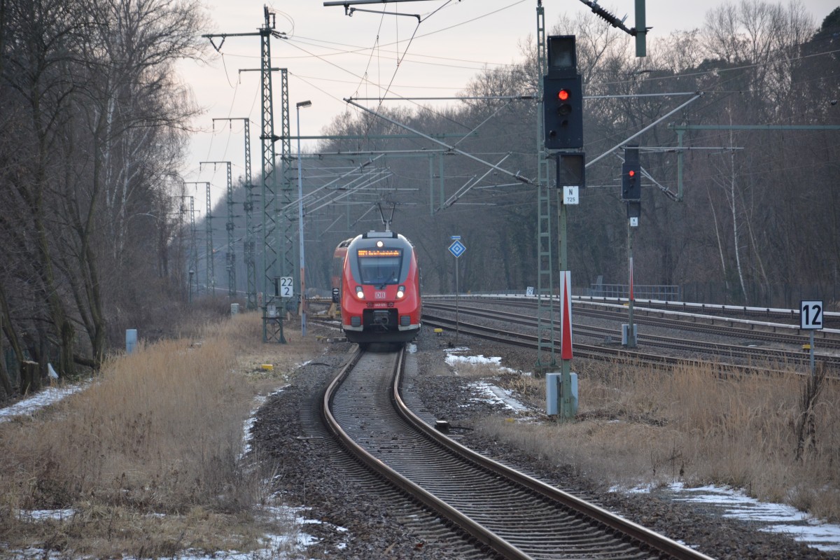 RB 18261 (442 125) als RB 21 zur Berliner Friedrichstraße. Aufgenommen am 05.02.2014 Potsdam-Griebnitzsee.