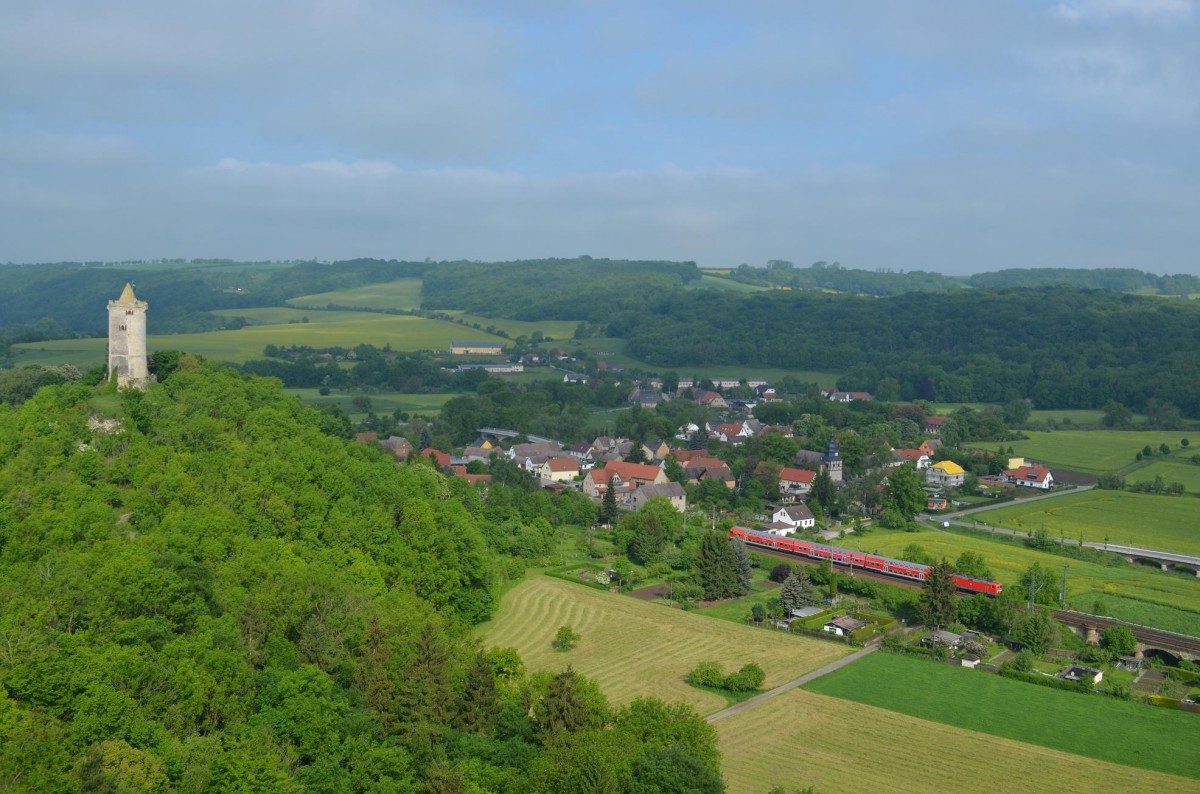 RB 19 Naumburg - Saalfeld Zwischen Großheringen und Bad Kösen, mit Burg Saaleck 28.05.2013  