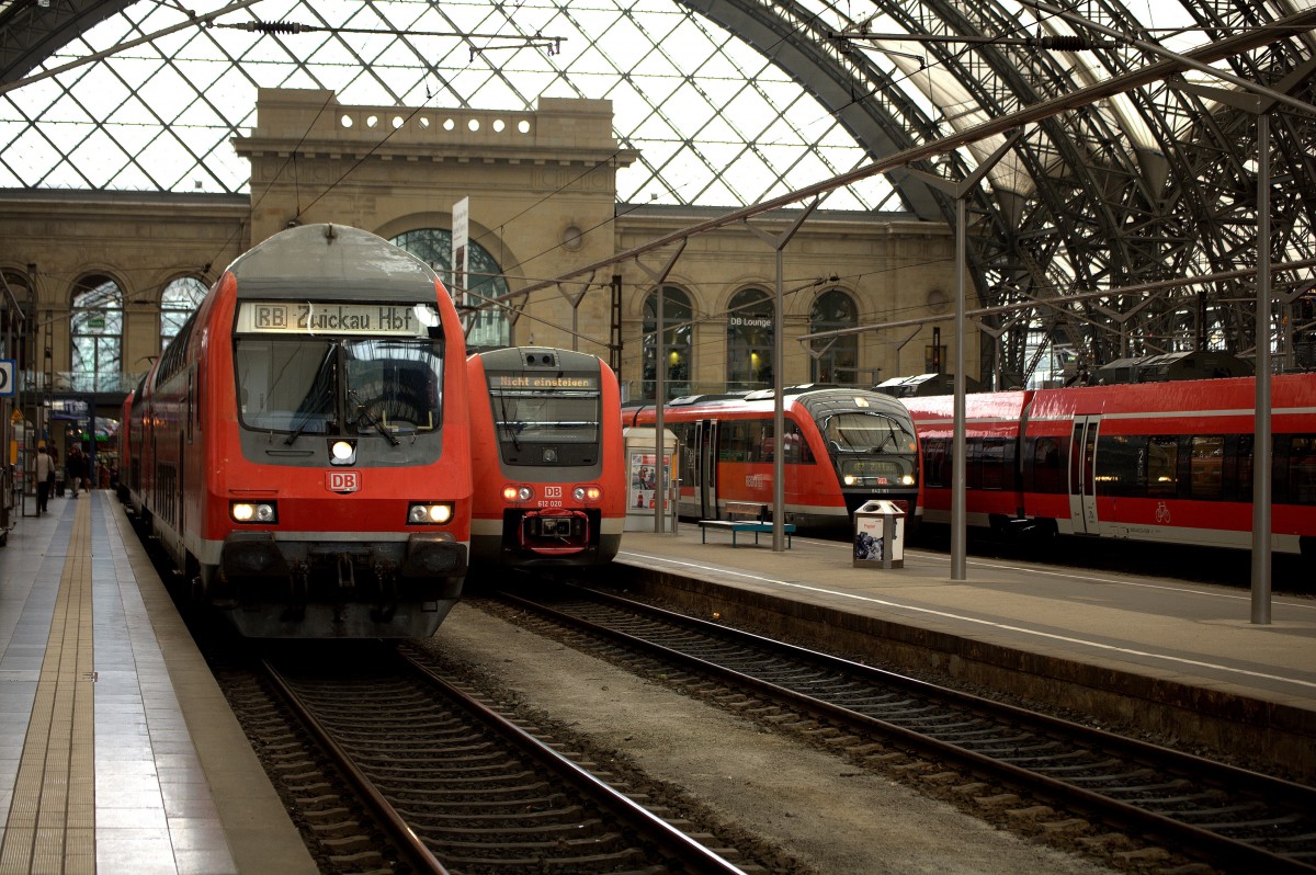 RB nach Zwickau, 09:08 Uhr ab Dresden  Hauptbahnhof brachte den Fotografen pnklich nach Edle Krone , dem Ausgangspunkt einer kleinen Wanderung. 27.09.2013 gegen 09:05 Uhr.