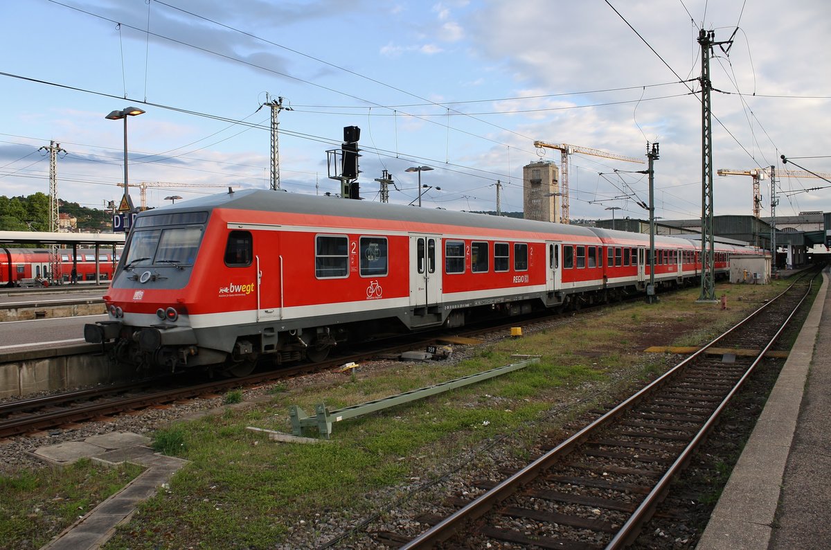 RB19141 von Neckarsulm fährt am 29.05.2019 in den Stuttgarter Hauptbahnhof ein. Zuglok war 147 019.