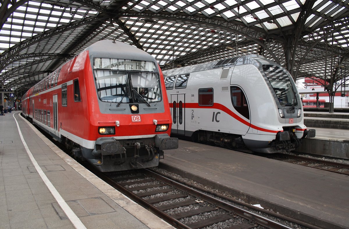 RB27 (RB12519)  Rhein-Erft-Bahn  von Rommerskirchen nach Koblenz Hauptbahnhof mit 143 009 trifft am 5.7.2017 im Kölner Hauptbahnhof auf IC2047 nach Dresden Hauptbahnhof mit 146 575-6.  