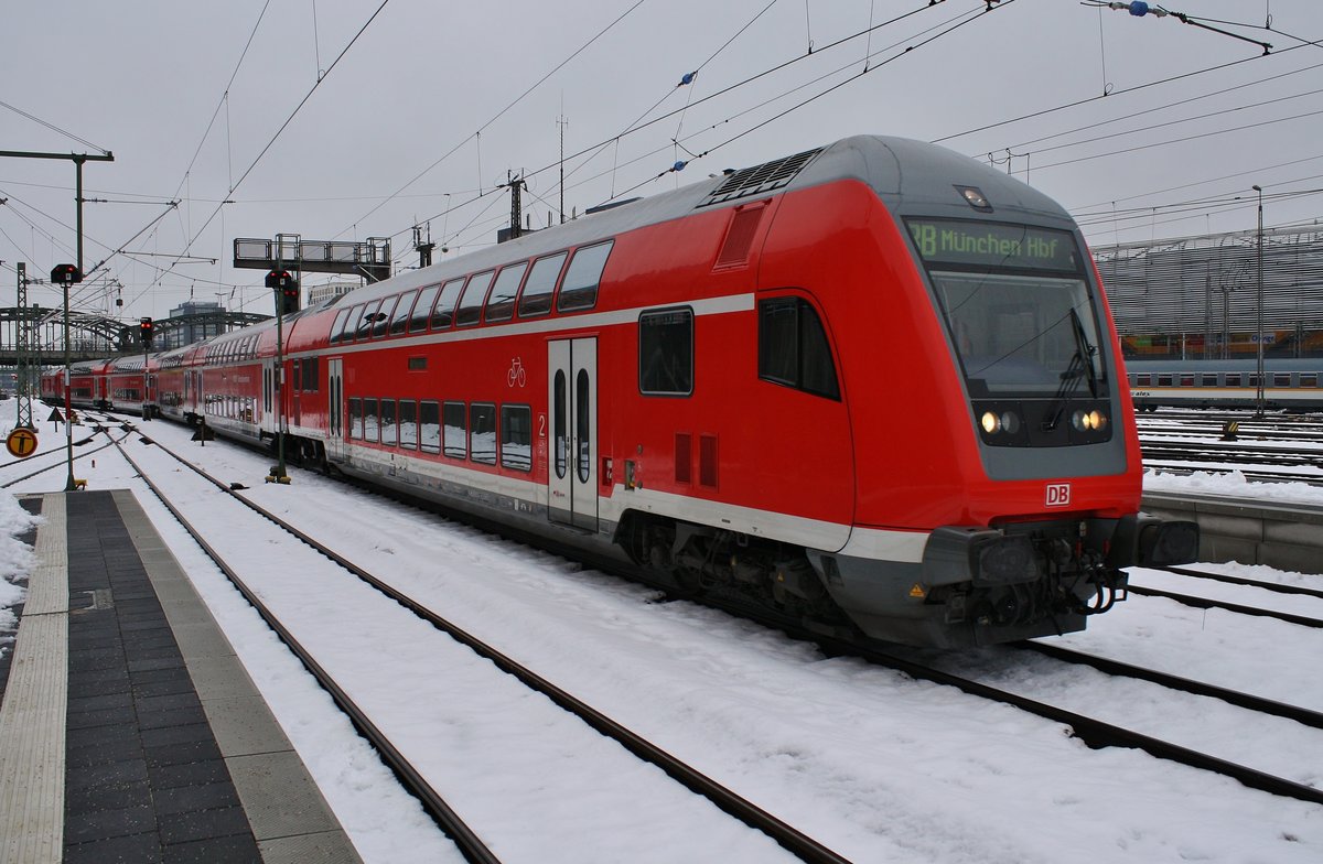 RB27040 von Mühldorf(Oberbay) fährt am 7.1.2019 in den Münchener Hauptbahnhof ein.