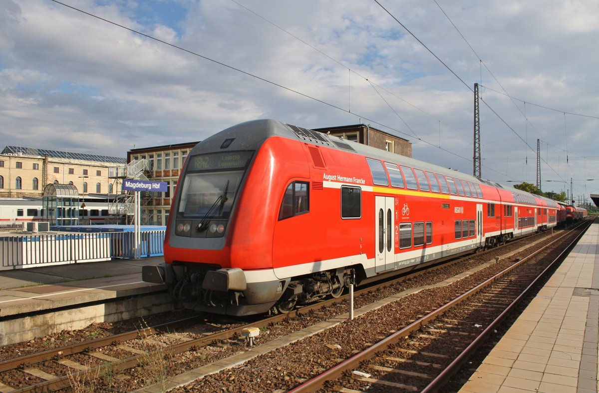 RB42/S2 (RB17716) von Leipzig-Connewitz nach Magdeburg Hauptbahnhof steht am Abend des 1.8.2016, geführt von 182 020 im Magdeburger Hauptbahnhof.