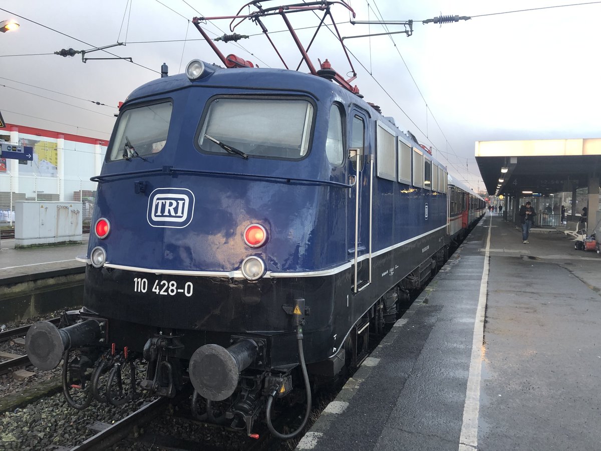RB48 in Wuppertal Oberbarmen um 18:10