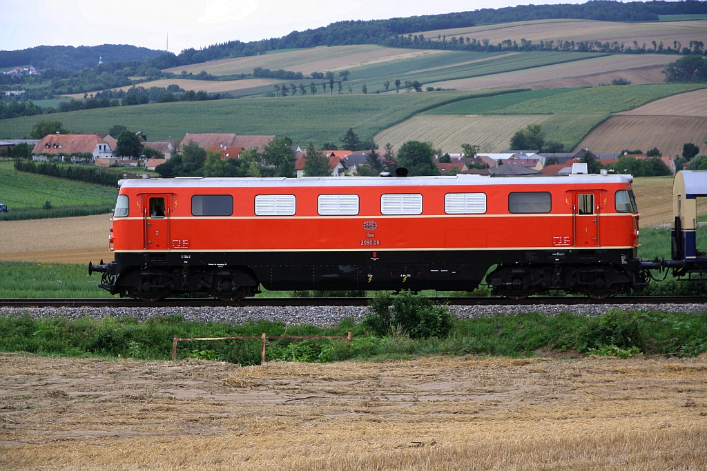 RBAHN 2050.09 am 02.August 2019 beim Strecken-Km 17,6 der Lokalbahn Korneuburg - Mistelbach.