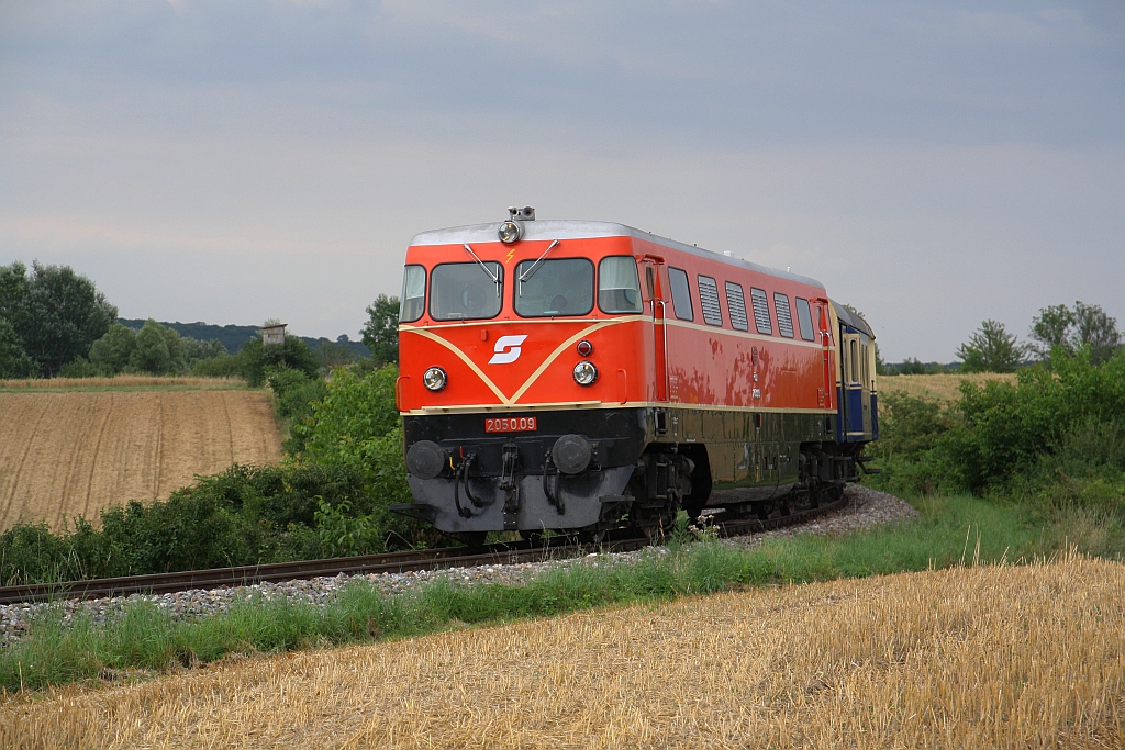RBAHN 2050.09 am 02.August 2019 beim Strecken-Km 17,6 der Lokalbahn Korneuburg - Mistelbach.