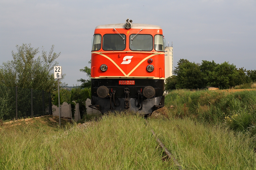 RBAHN 2050.09 am 02.August 2019 während eines Fotohaltes beim Strecken-Km 18,4 der Lokalbahn Korneuburg - Mistelbach.