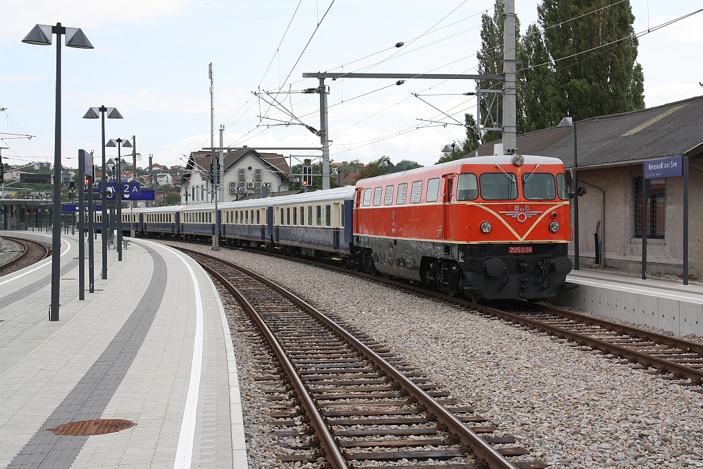 RBAHN 2050.09 am 10.September 2017 mit dem SDZ 84491 nach Pamhagen im Bf. Neusiedl am See.