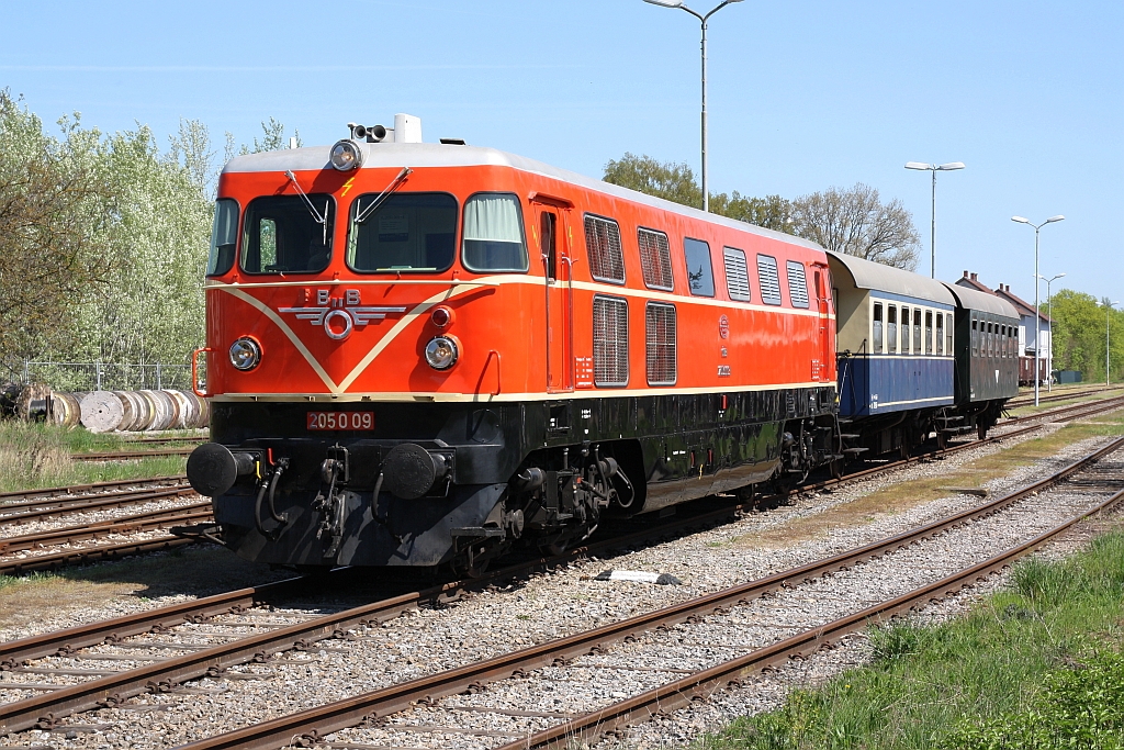 RBAHN 2050.09 am 21.April 2018 mit dem Wagensatz der SBED 14473 beim Frühlingsfest des Verein Neue Landesbahn in Mistelbach LB.