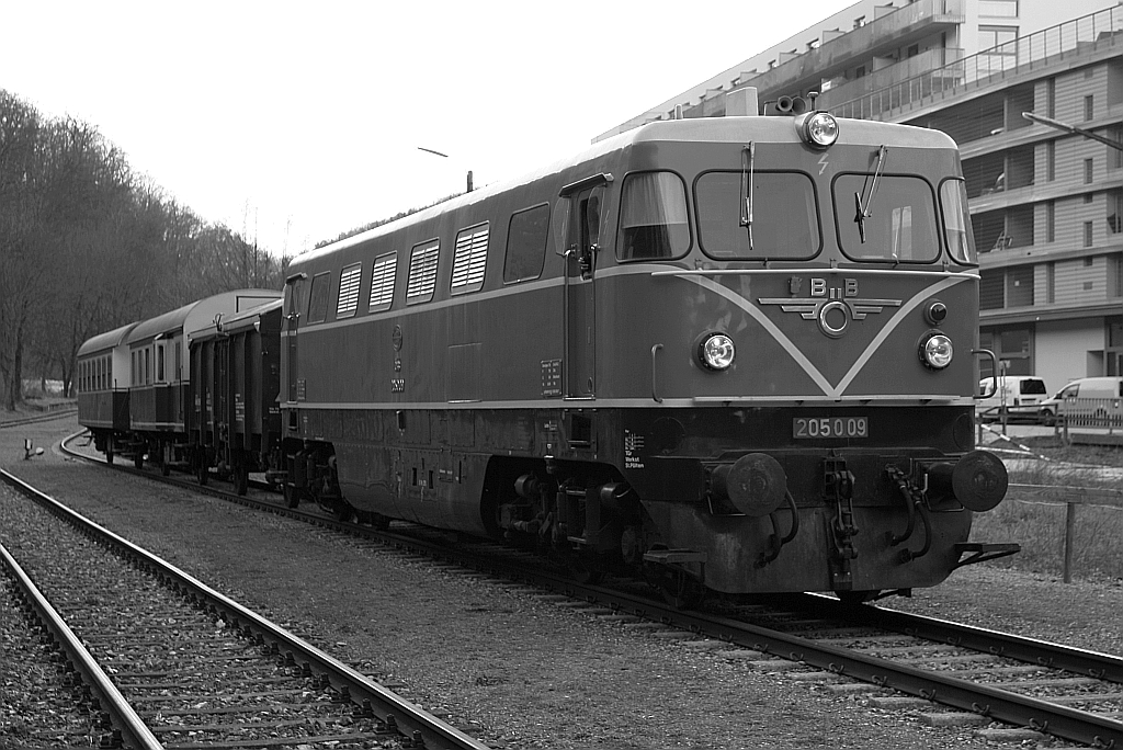 RBAHN 2050.09 am 22.März 2019 abfahrbereit mit dem SR 14426 nach Floridsdorf in der Ladestelle Waldmühle.