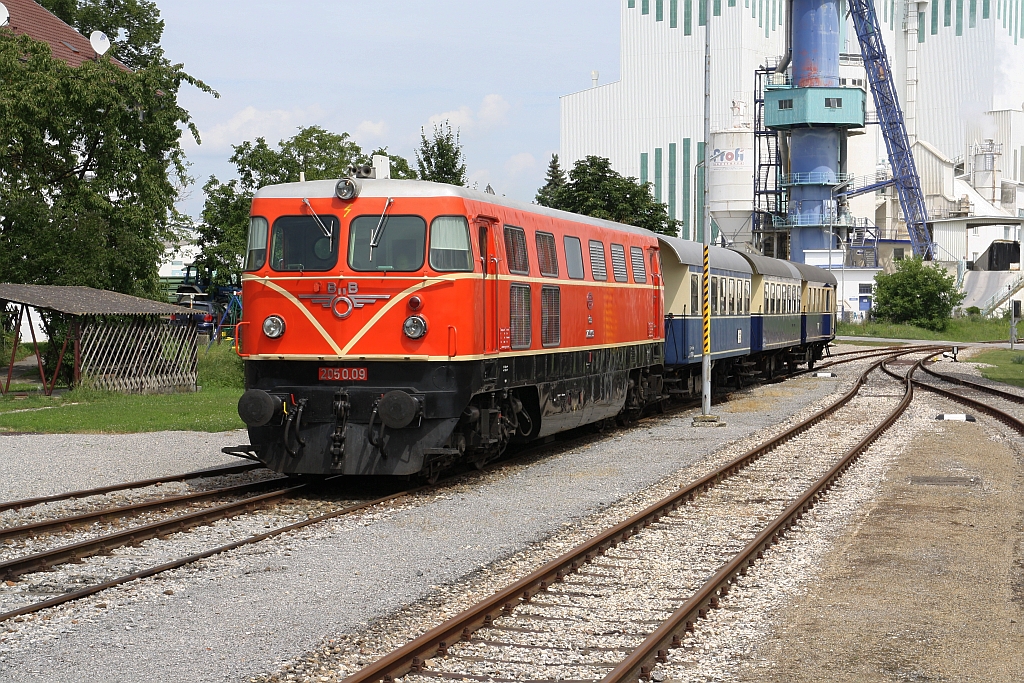 RBAHN 2050.09 mit dem SR 16841 nach Rückersdorf-Harmannsdorf am 02.August 2019 in Ernstbrunn.