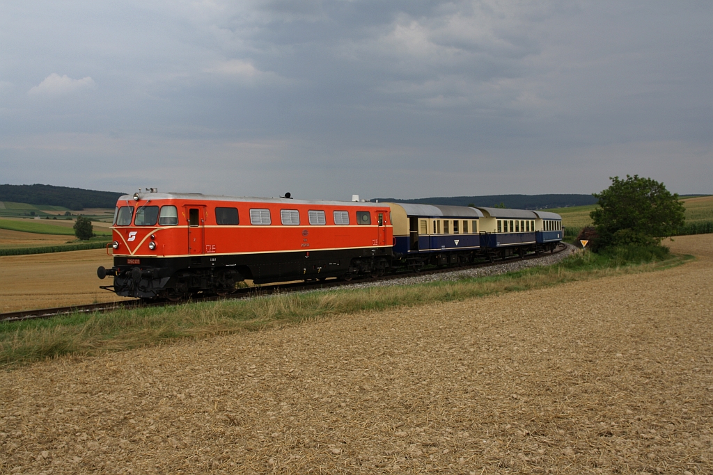 RBAHN 2050.09 mit dem SR 16842 (Rückersdorf-Harmannsdorf - Ernstbrunn) am 02.August 2019 beim Strecken-Km 18,4 der Lokalbahn Korneuburg - Mistelbach.