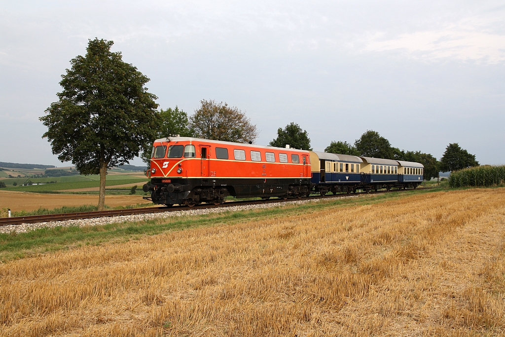 RBAHN 2050.09 mit dem SR 16842 (Rückersdorf-Harmannsdorf - Ernstbrunn) am 02.August 2019 beim Strecken-Km 23,4 der Lokalbahn Korneuburg - Mistelbach.