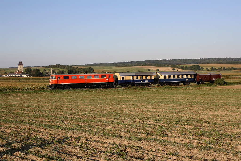 RBAHN 2050.09 mit dem SR 17287 (Groß Schweinbarth - Gänserndorf) am 15.September 2019 zwischen Groß Schweinbarth und Raggendorf.