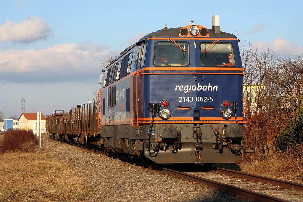 RBAHN 2143 062-5 am 22.Februar 2019 mit dem SLGAG 97423 (Ernstbrunn - Zellerndorf - Laa/Thaya - Mistelbach) beim Einfahrsignal Korneuburg.