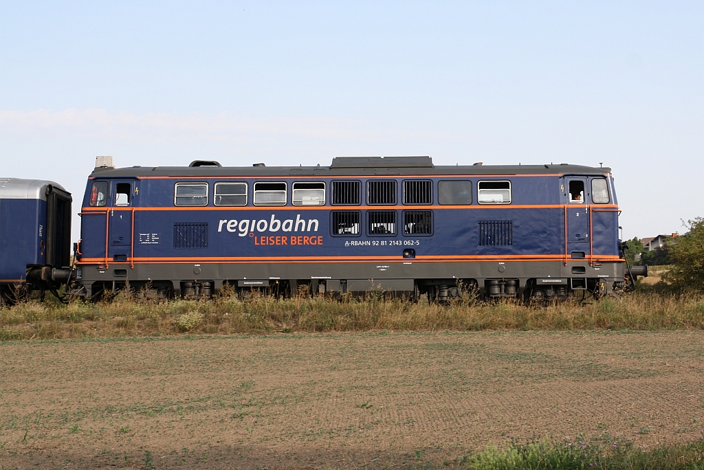 RBAHN 2143 062-5 am 27.August 2017 vor dem SR 17042 kurz vor Matzen.