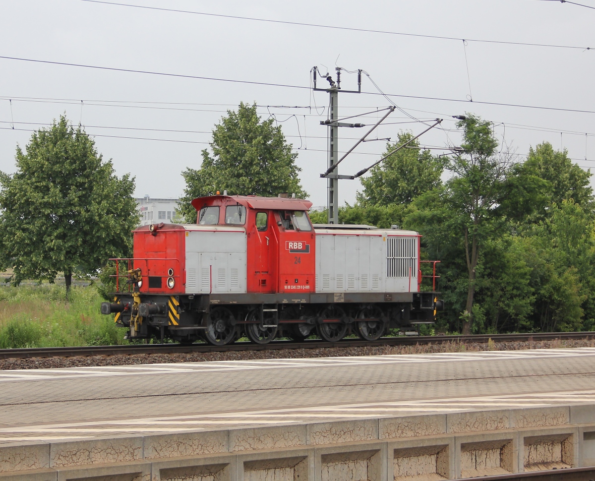 RBB 345 229-9 gesichtet im Bahnhof Messe Leipzig am 04.07.2013.