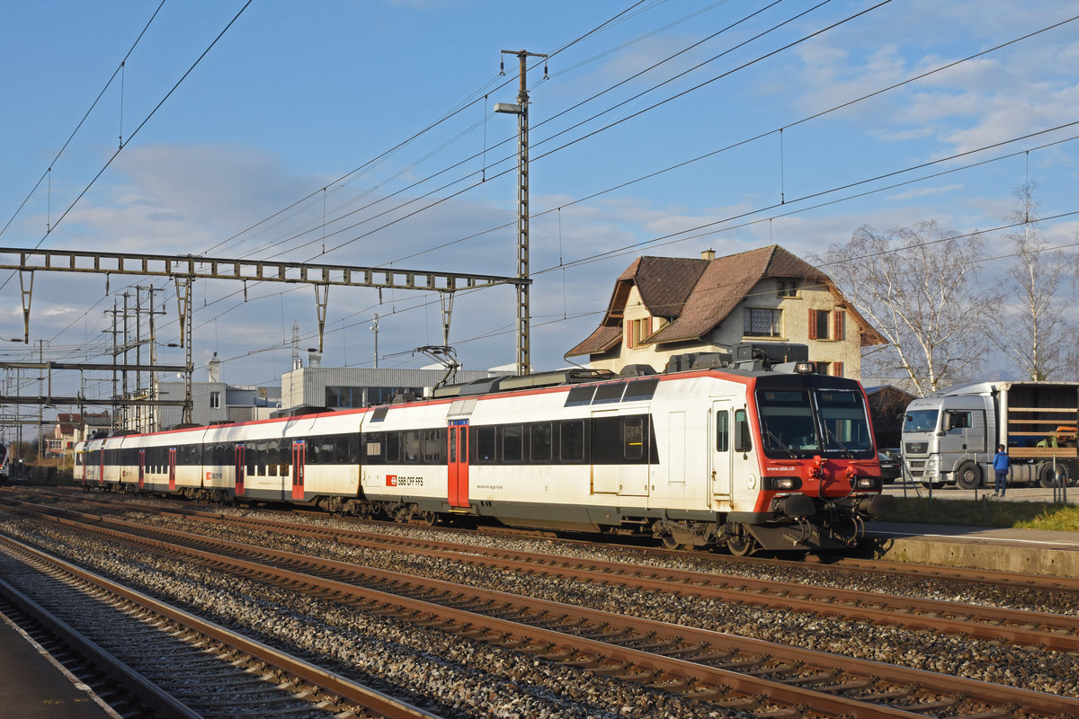 RBD Domino 560 295-8, auf der S29, fährt beim Bahnhof Rupperswil ein. Die Aufnahme stammt vom 17.01.2020.