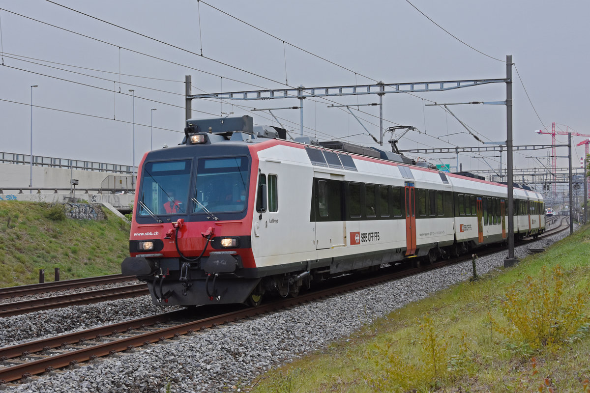 RBDe 560 216-4 Domino fährt auf einer Instruktionsfahrt Richtung Bahnhof SBB. Die Aufnahme stammt vom 15.04.2021.