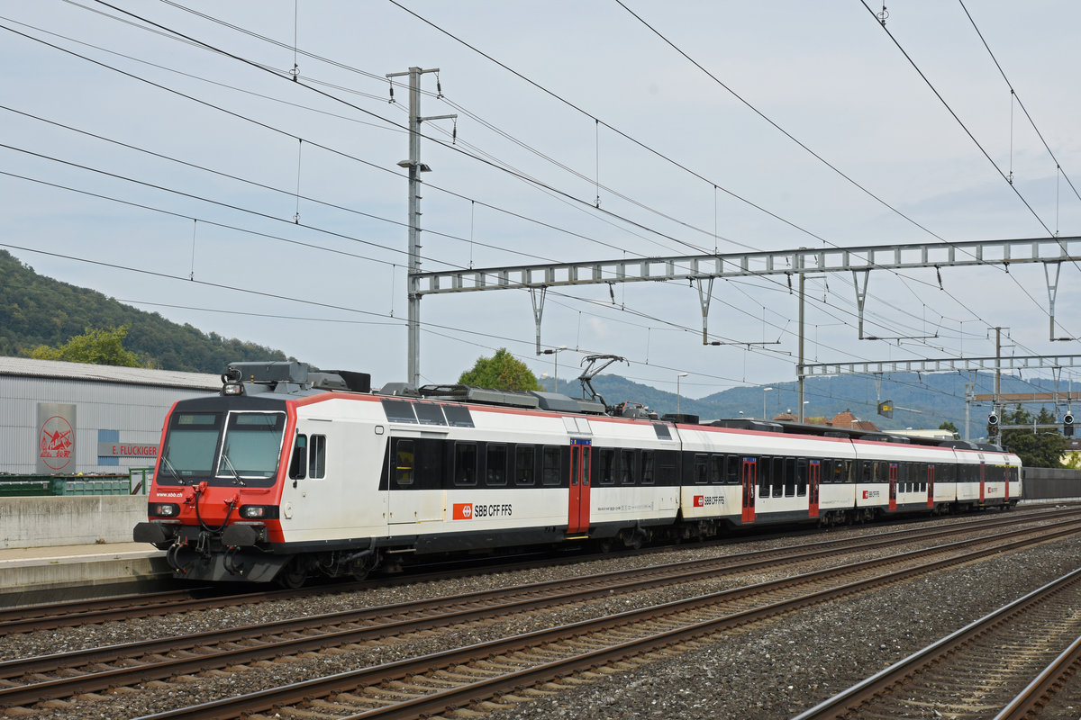 RBDe 560 292-5 NPZ Domino, auf der S23, verlässt den Bahnhof Rothrist. Die Aufnahme stammt vom 16.09.2018.
