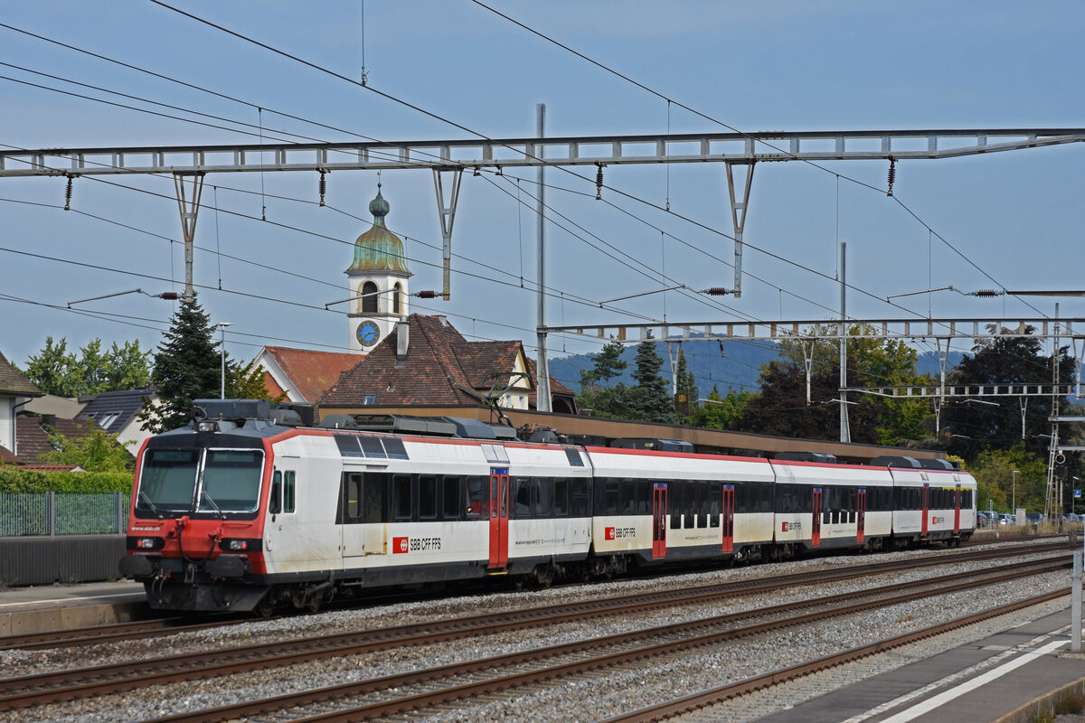 RBDe 560 295-8, auf der S29, wartet beim Bahnhof Rupperswil. Die Aufnahme stammt vom 25.09.2021.