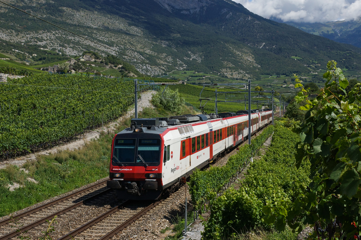 RBDe 560 416-0 befindet sich am 24.08.2014 zwischen Salgesch und Sierre.
