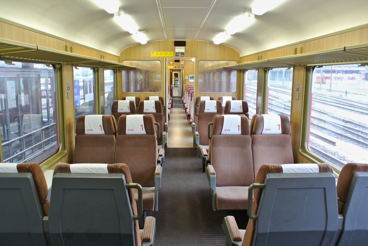 RBDe 566 I Pendel Innen: 1. Kl. Abteil des ABt 925, 08.08.2013.