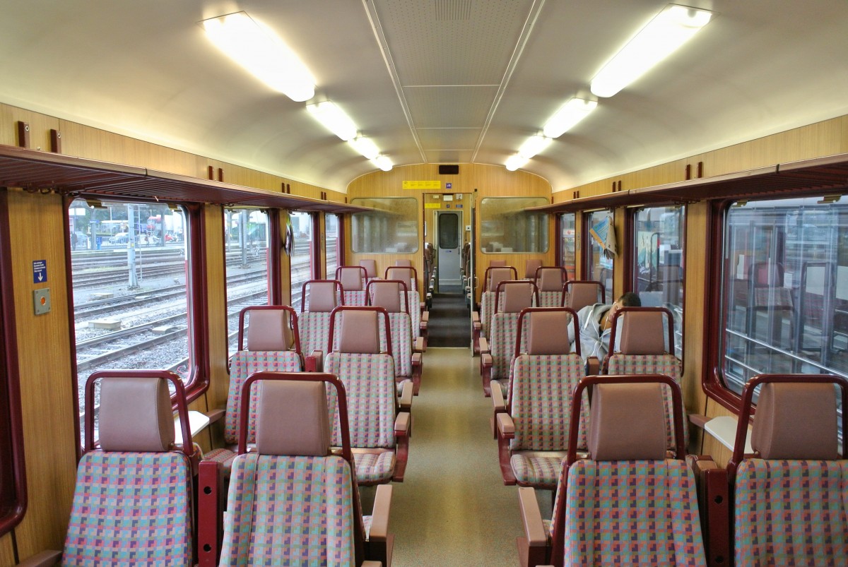 RBDe 566 I Pendel Innen: 2. Kl. Abteil des ABt 925, 08.08.2013.