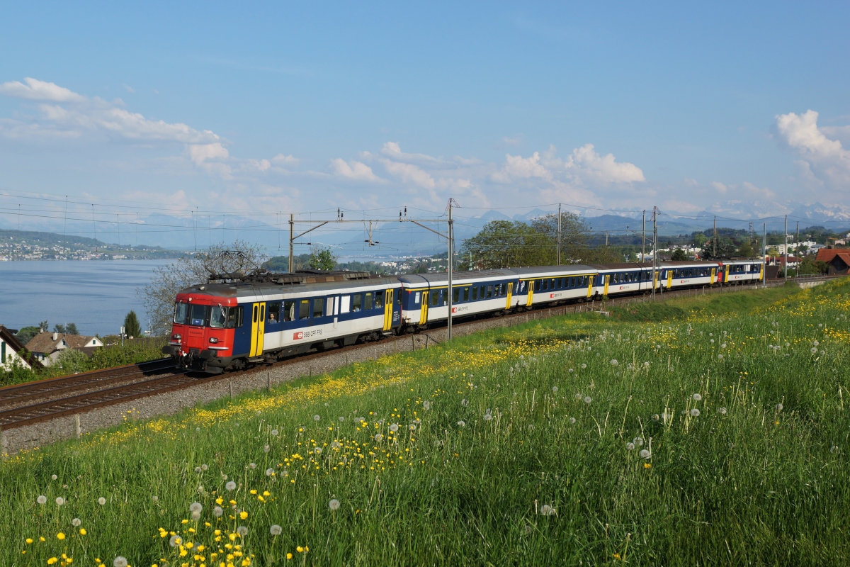 RBe 540 034-6 verlässt am 24.04.2014 Horgen Oberdorf mit einer S 21 nach Zürich HB.