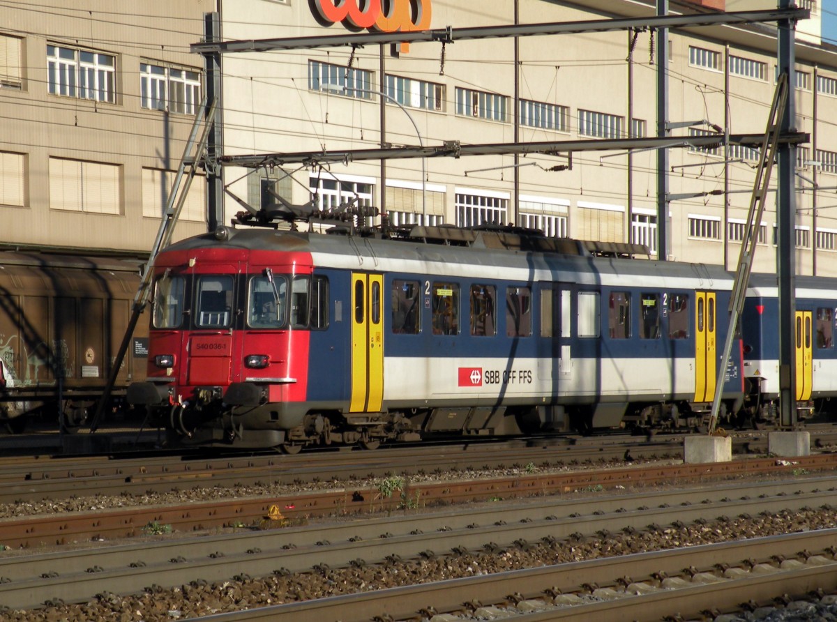RBe 540 036 - 1 fährt zum Bahnhof in Prattelm. Die Aufnahme stammt vom 07.12.2013.