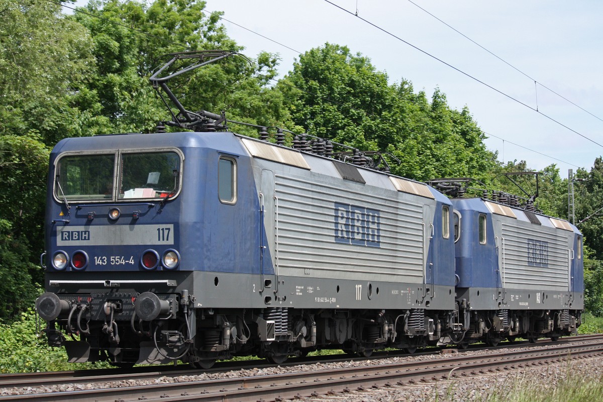 RBH 117 (143 554)+ RBH 143 (143 143) am 2.6.13 als Lokzug in Menden.