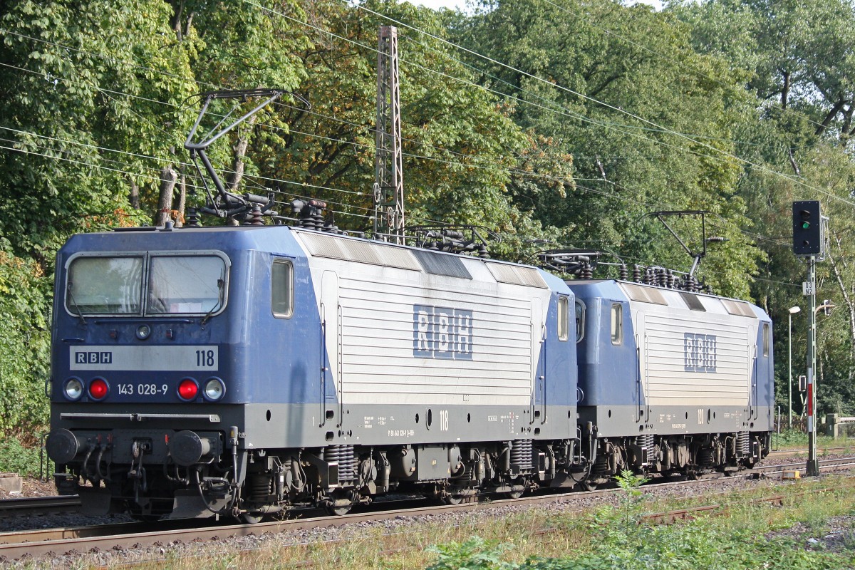 RBH 118 (143 028)+RBH 120 (143 079) am 21.8.13 als Lokzug in Ratingen-Lintorf.