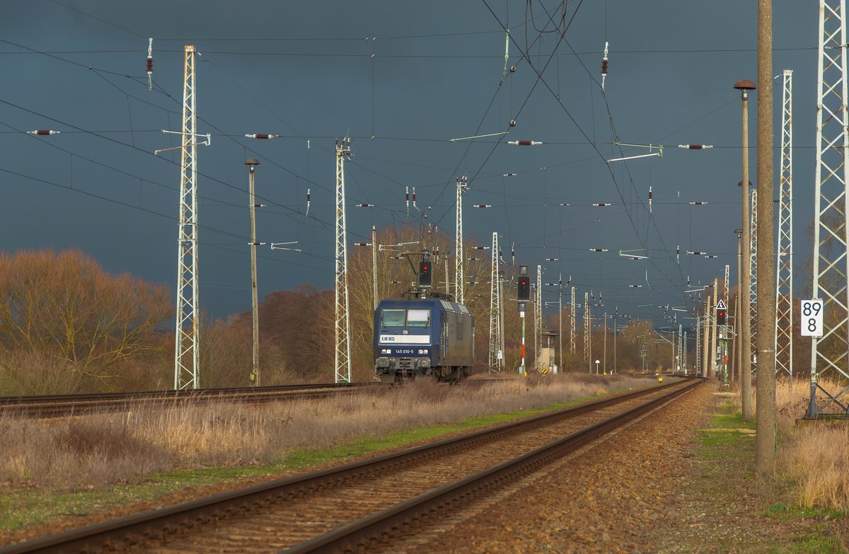 RBH 145 010-5 bei einer Leerfahrt im Bahnhof Passow. 
Fahrtrichtung Stendell.
04/02/2020