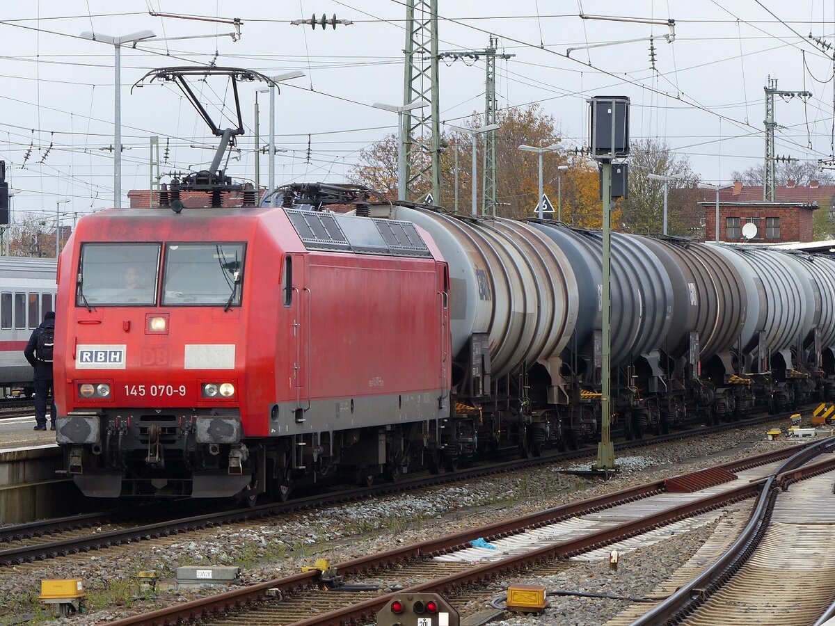 RBH 145 070 mit Kesselzug von Holthausen in Rheine, 19.11.19