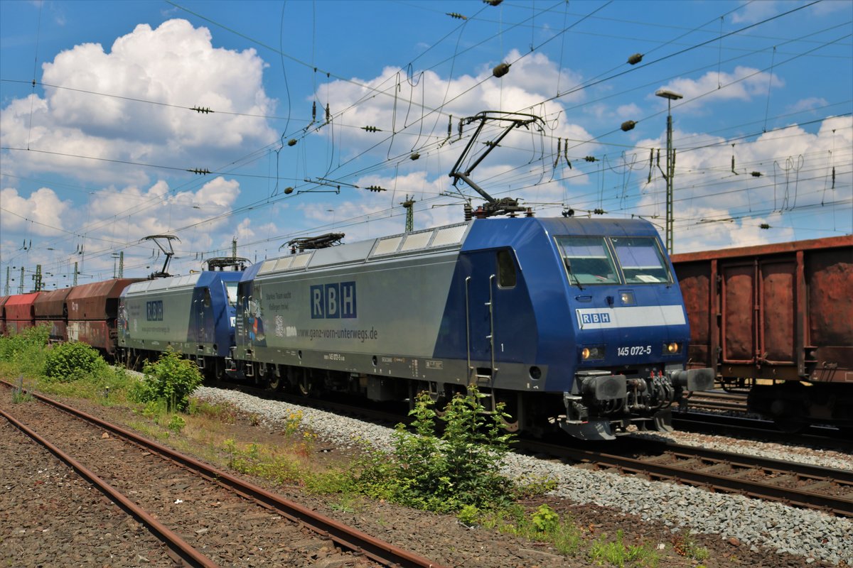 RBH 145 072-5 und 145 xxx-x beim Sommerfest im DB Museum Koblenz Lützel am 22.06.19. Von einen Gehweg aus fotografiert. Die Bundespolizei hat die Fotografen überwacht damit nichts passiert