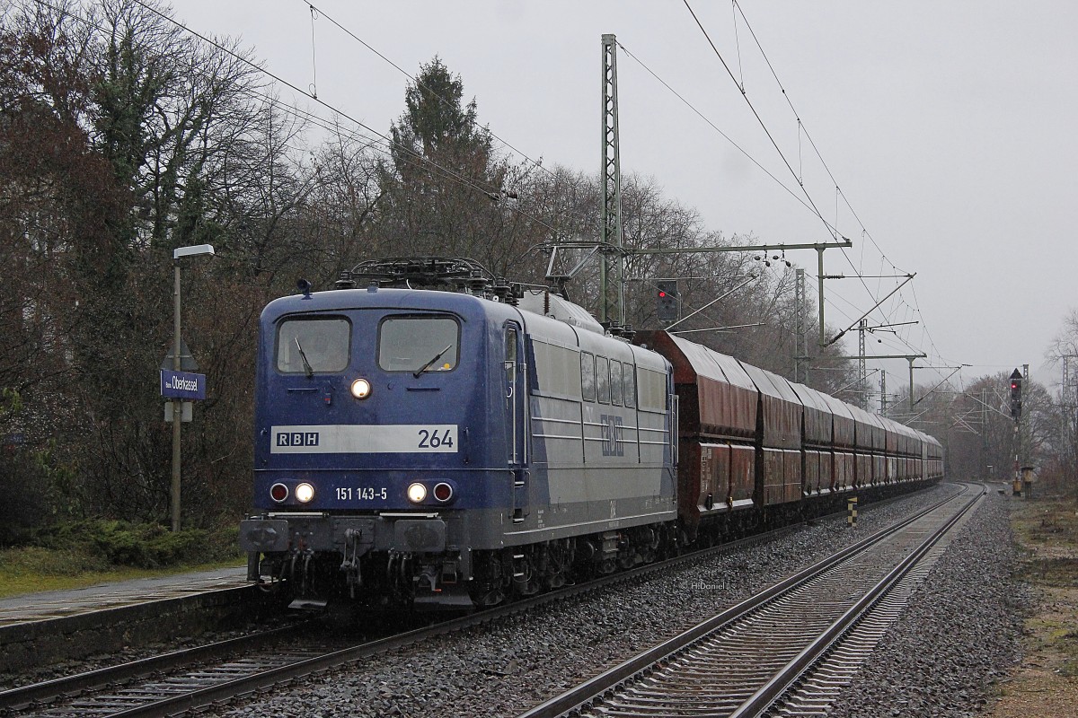 RBH 151 143-5 mit einem Kohlezug am 04.02.2016 in Bonn Oberkassel.