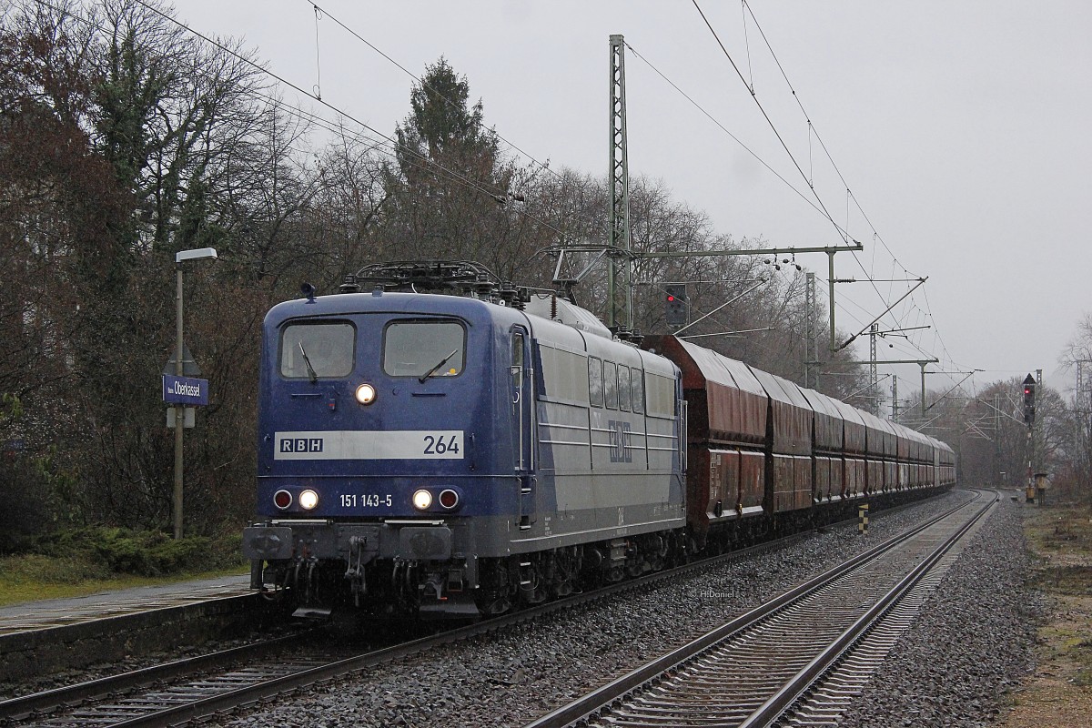 RBH 151 143-5 (RBH264) mit Kohlezug in Bonn Oberkassel, Februar 2016.