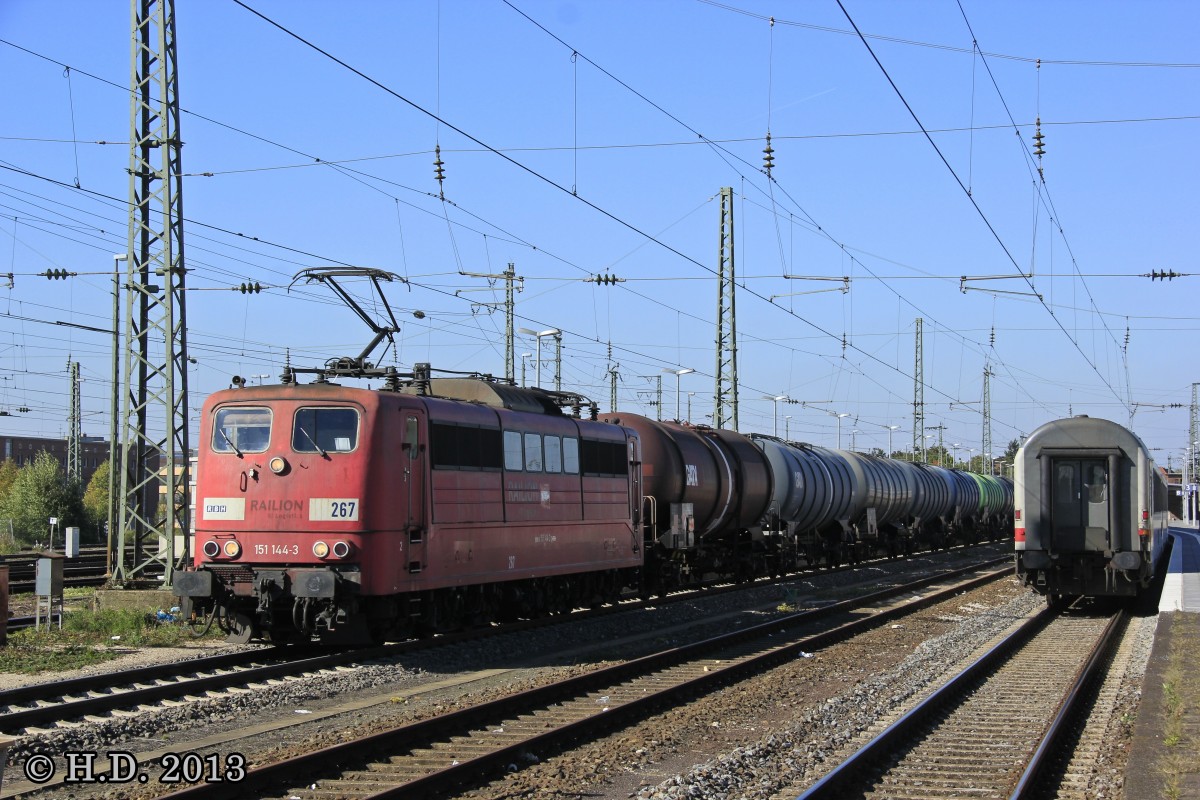 RBH 151 144-3 mit einem Kesselzug am 28.09.2013 in Rheine.