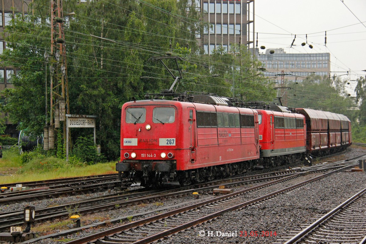 RBH 151 144-3 mit Kohlezug in D�sseldorf Rath, Mai 2014.