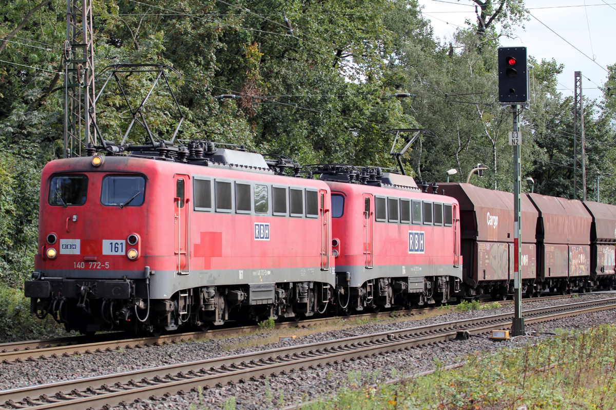 RBH 161 (140 772-5) mit RBH 164 (140 797-2) in Ratingen-Lintorf 29.8.2014