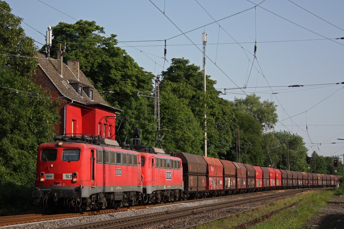RBH 163 (140 815)+RBH 164 (140 797) am 18.6.13 mit einem Kohlezug bei der Durchfahrt durch Ratingen-Lintorf.