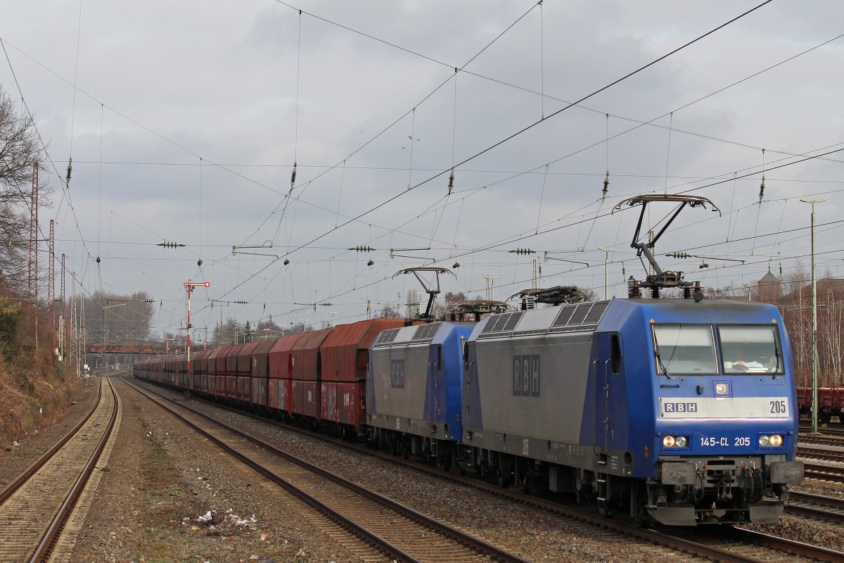 RBH 205 (145-CL 205)+RBH 206 (145-CL 206) am 26.1.14 mit einem Kohlezug in Düsseldorf-Rath.