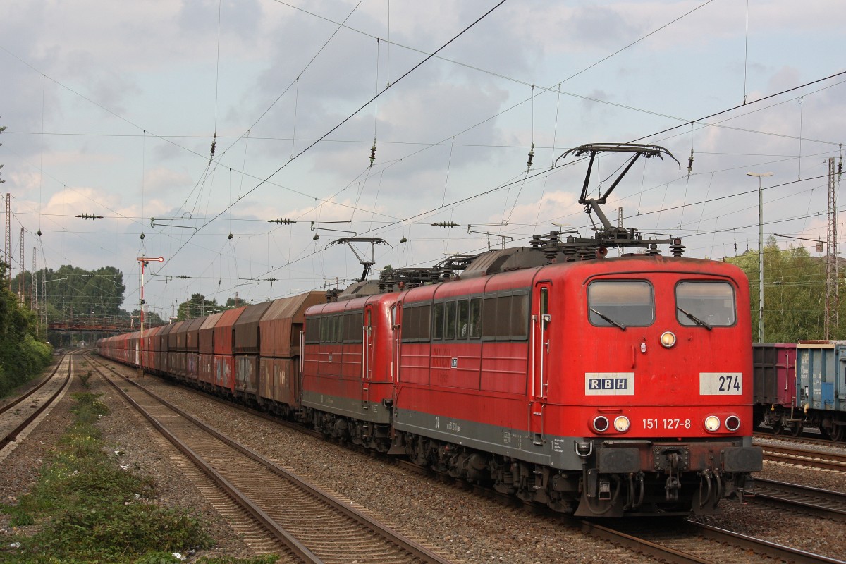 RBH 274 (151 127) am 18.9.13 mit einer weiteren RBH 151er und einem Kohlezug in Dsseldorf-Rath.
