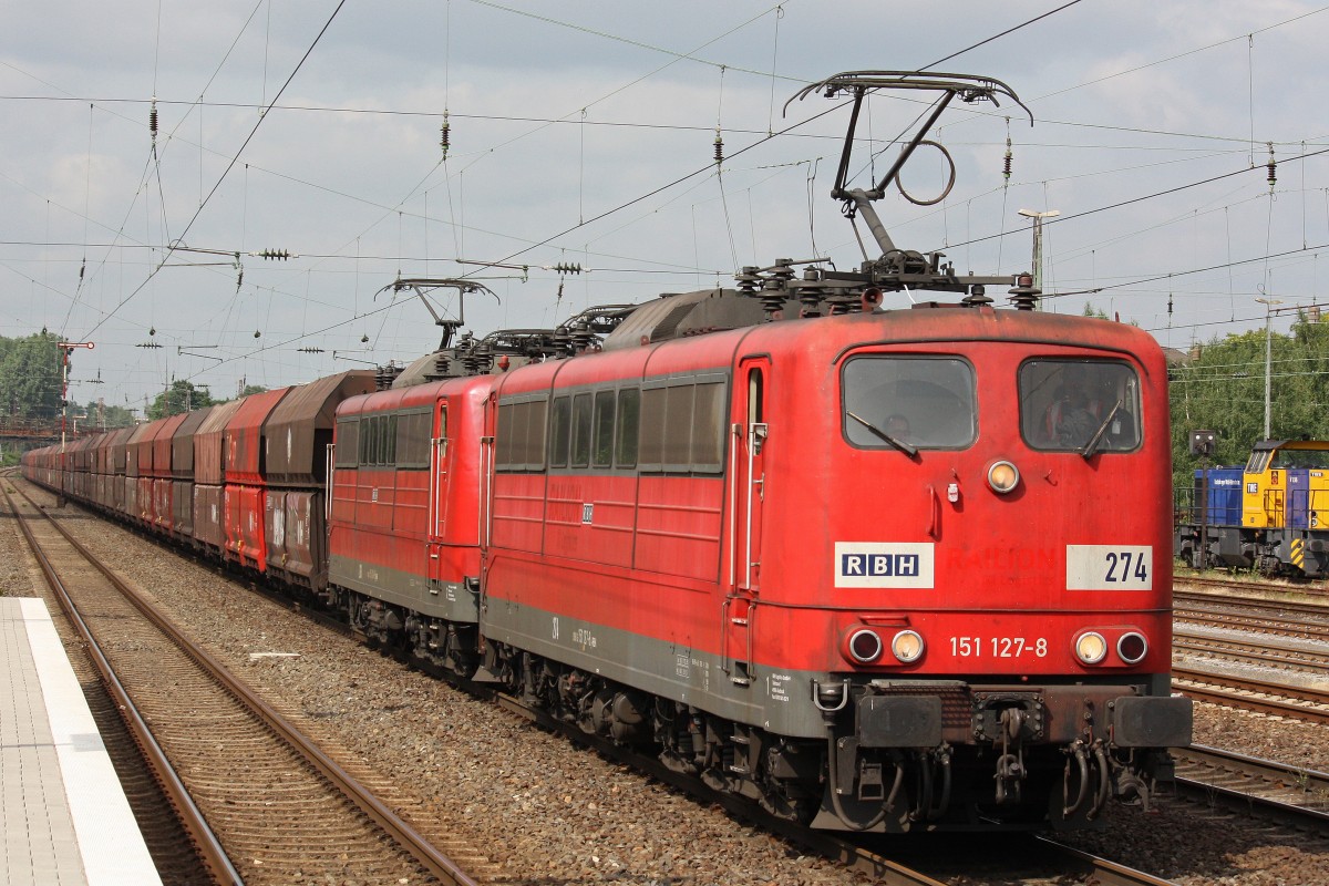 RBH 274 (151 127)+RBH 268 (151 004) am 9.7.13 mit einem Kohlezug von Oberhausen-West nach Plochingen in Düsseldorf-Rath.